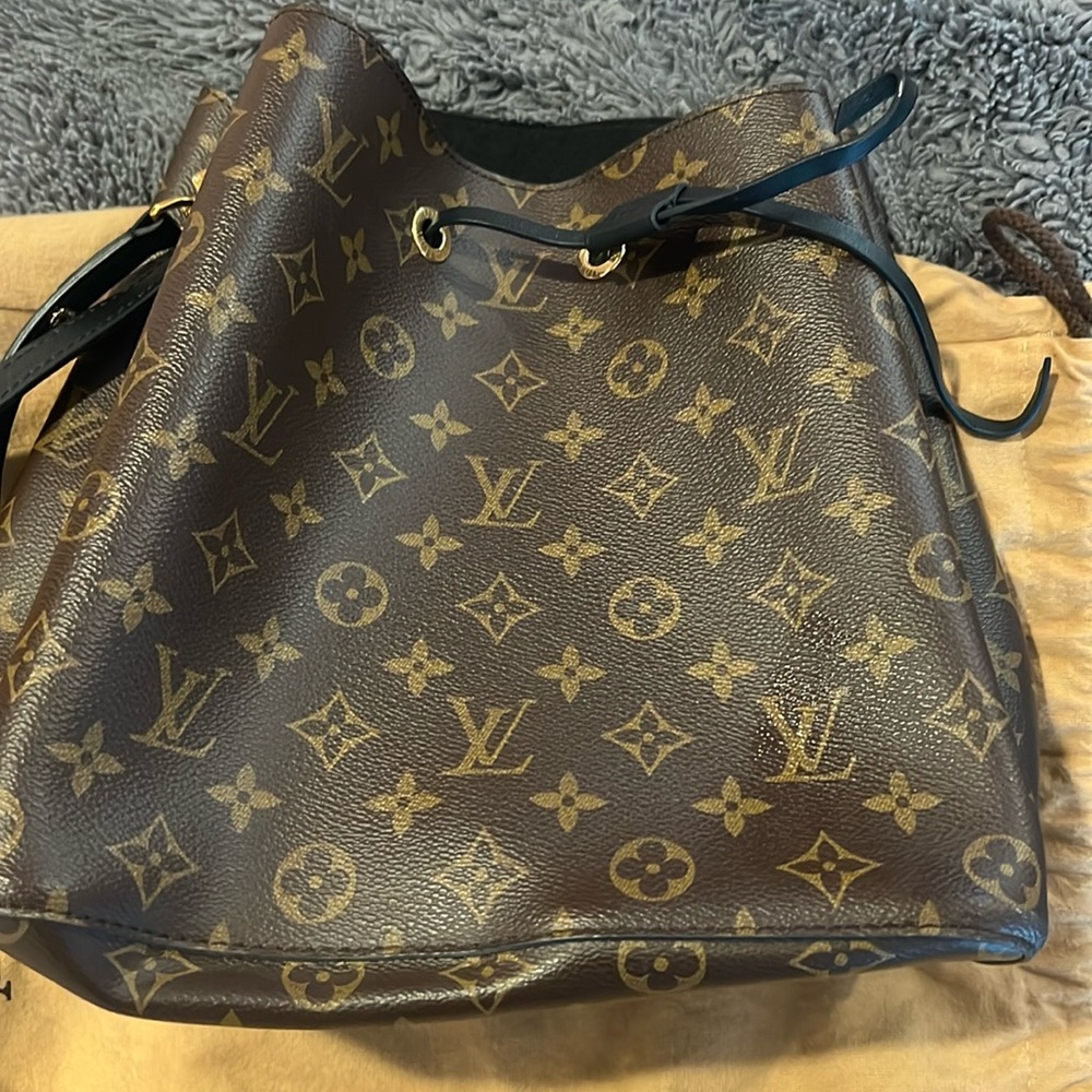 LV NEONE BAG USED TWICE